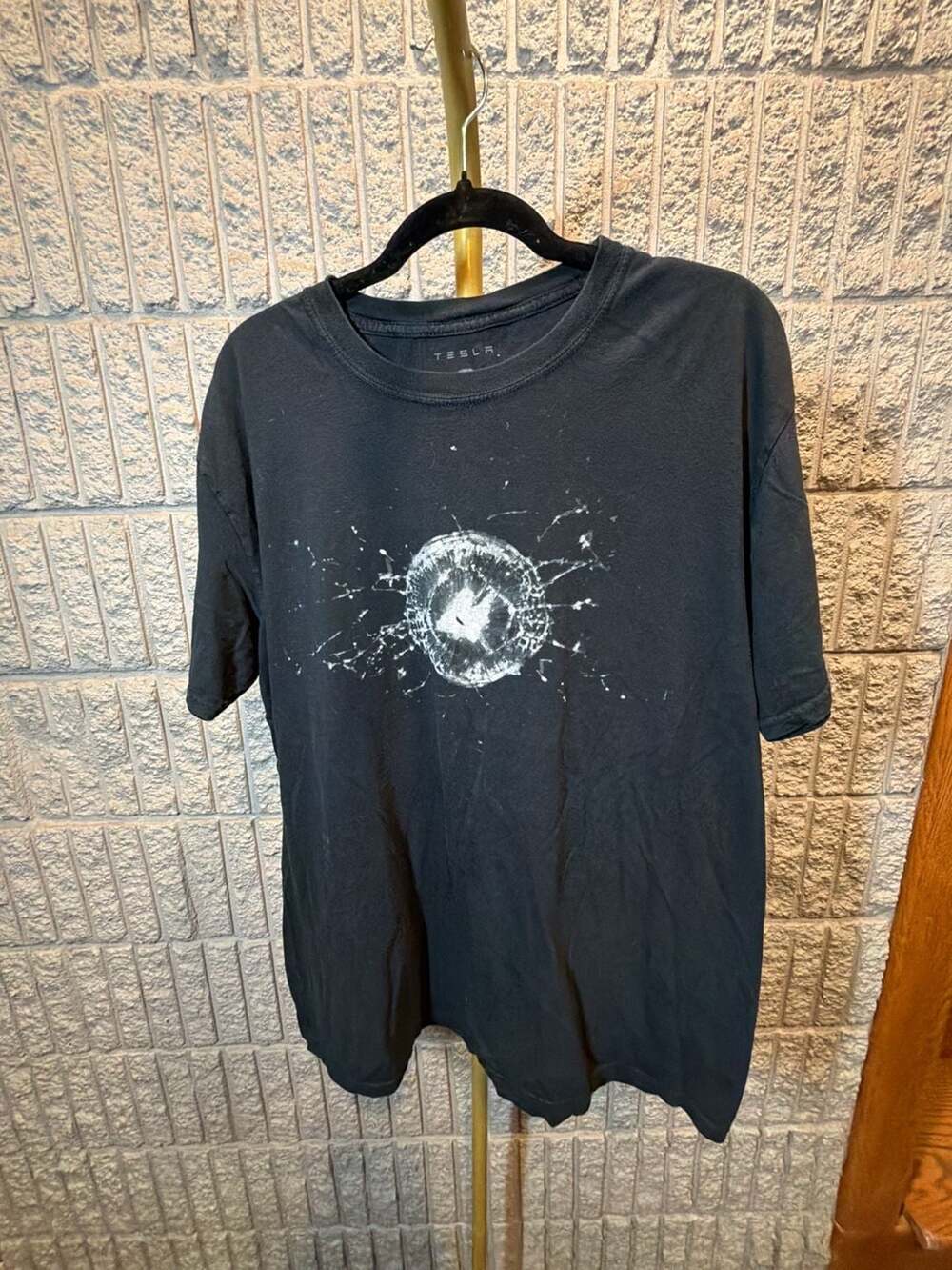 632 Tesla Cybertruck Shattered Glass T-Shirt Size XL